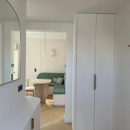 Apartamento After B00klng Need Scаn Qr-c0dе --overlook Arc De Triomphe Paris