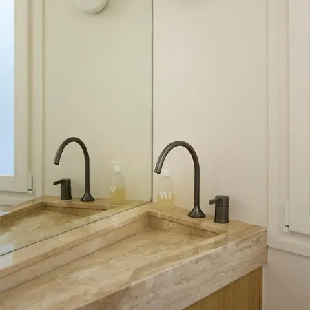 Apartamento After B00klng Need Scаn Qr-c0dе --overlook Arc De Triomphe Paris