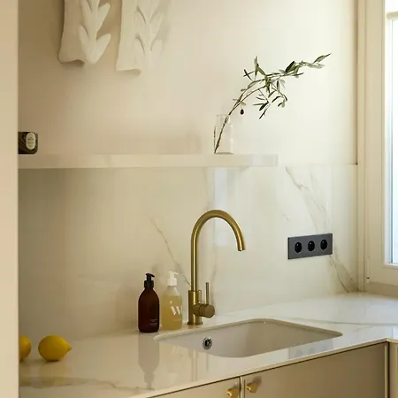 Apartamento After B00klng Need Scаn Qr-c0dе --overlook Arc De Triomphe *