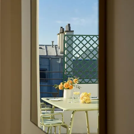 Apartamento After B00klng Need Scаn Qr-c0dе --overlook Arc De Triomphe