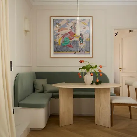 After B00klng Need Scаn Qr-c0dе --overlook Arc De Triomphe Apartamento Paris